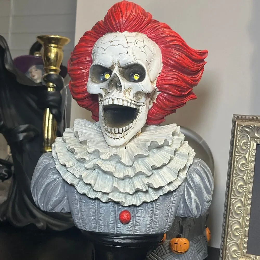 Spooky Nights Halloween Pennywise Clown Red Hair LED Light Up Eyes Bust Decor